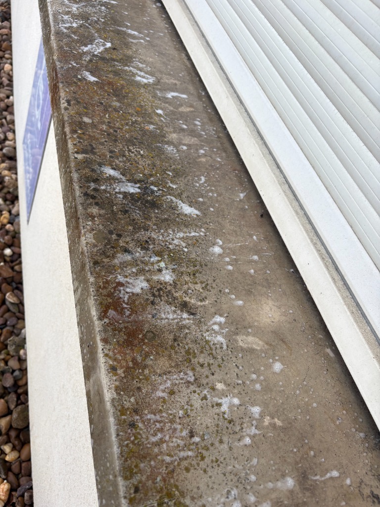 Avant - Nettoyage appui de fenêtre